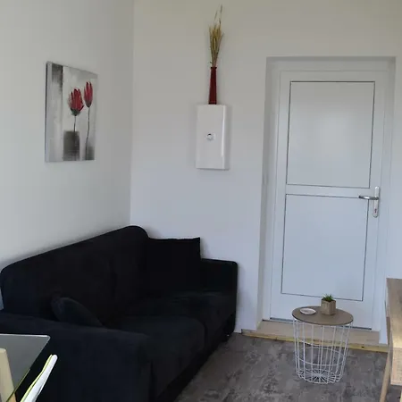 La Libellule Bleue Apartment *